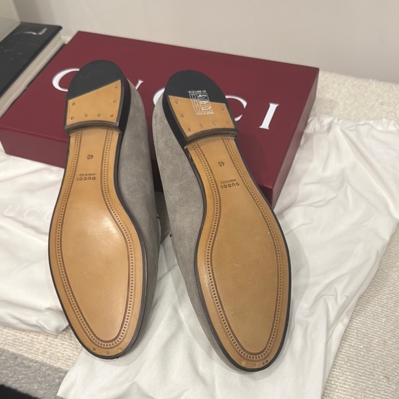 Gucci Light Gray Suede Loafers with Gold Detail - Picture 4 of 5